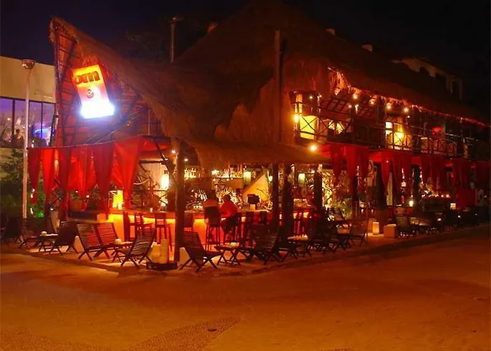 Om Hotel & Lounge-Bar